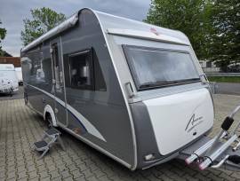 Bürstner 465 TS Averso Fifty Mover Markise Fahrradträger 100 Km/h Bürstner 465 TS Averso Fifty Mover Markise Fahrradträger 100 Km/h